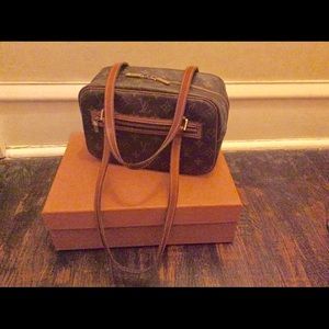 Louis Vuitton cite mm monogram purse